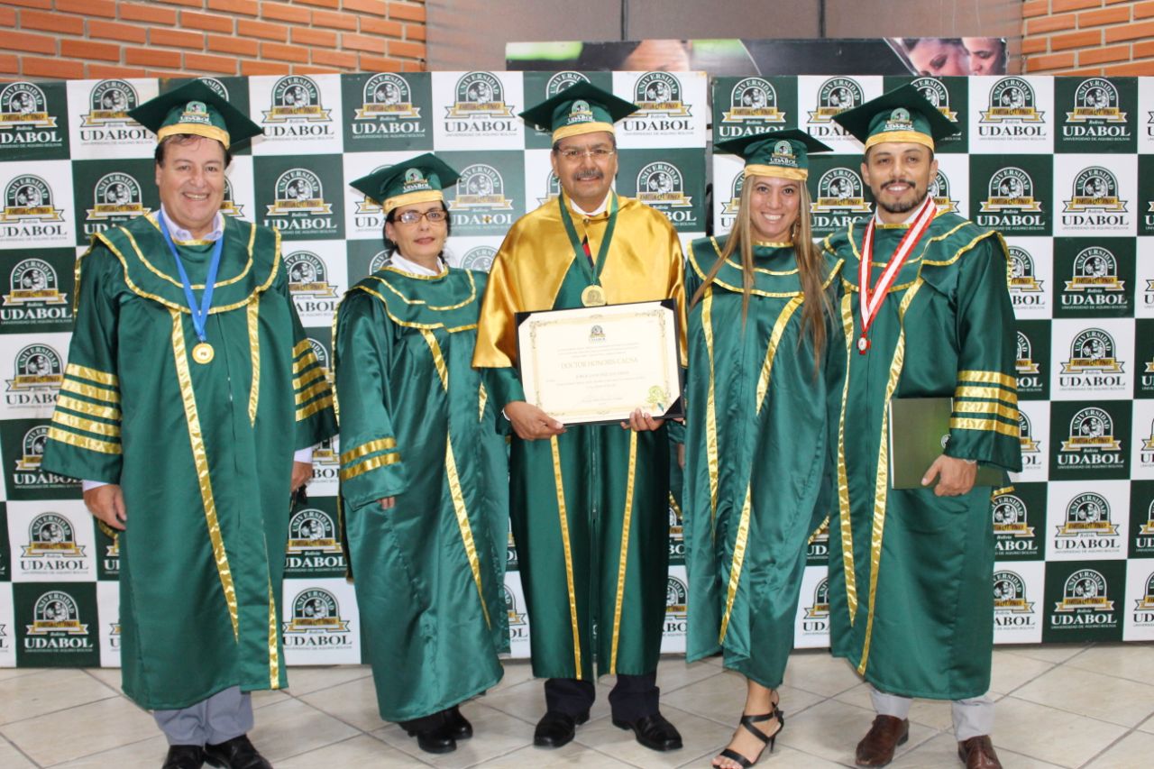 UDABOL otorga título Doctor Honoris Causa al Rector de Universidad Benito Juárez de México